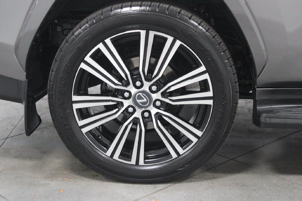 Used 2024 Lexus LX 600 4WD w/ Luxury Package image 14