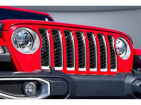 Used 2023 Jeep Gladiator Overland AWD/4WD image 31