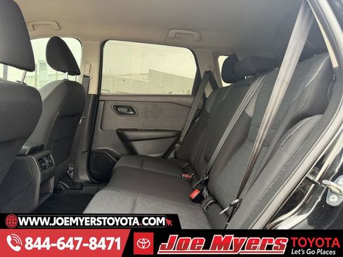 Used 2021 Nissan Rogue S image 27