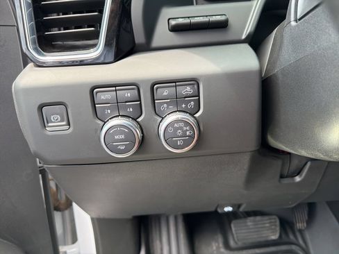 Used 2024 GMC Sierra 2500 Denali Ultimate AWD/4WD image 33