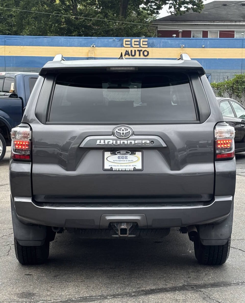 Used 2016 Toyota 4Runner SR5 AWD/4WD image 7