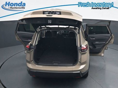 Used 2025 Nissan Rogue SV FWD image 32