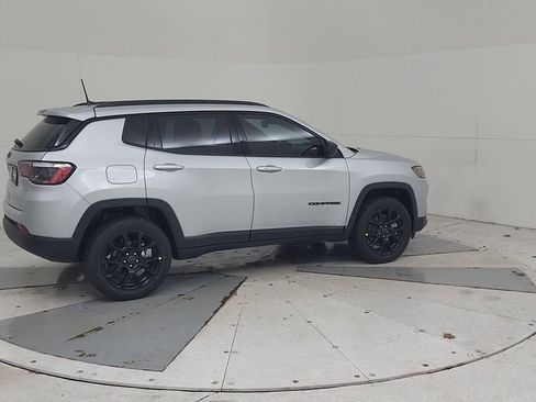 New 2026 Jeep Compass Latitude image 14