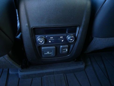 Used 2022 Buick Enclave Avenir image 20