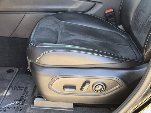 Used 2025 Jeep Grand Cherokee L Laredo RWD image 26