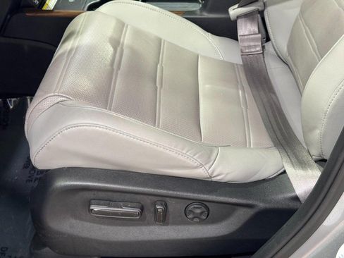 Used 2020 Honda CR-V Touring image 18