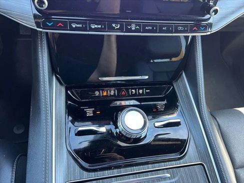 Certified 2024 Jeep Wagoneer L Series III w/ Flexible Seating Group AWD/4WD image 4