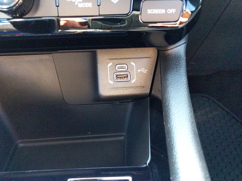 New 2025 Jeep Compass Latitude w/ Sun & Sound Group image 31