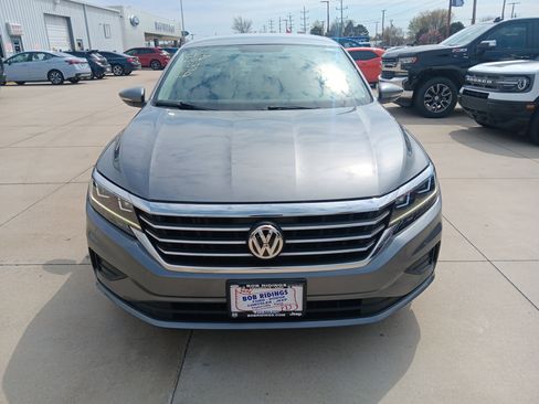 Used 2020 Volkswagen Passat 2.0T S image 2