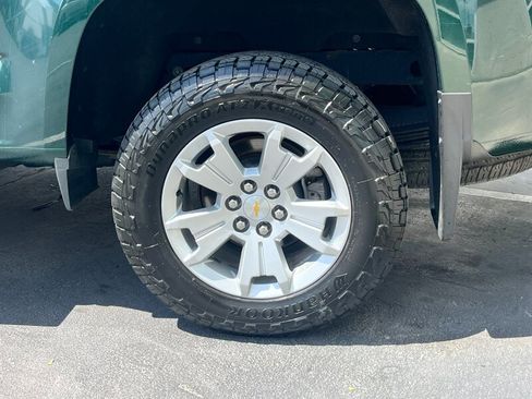 Used 2015 Chevrolet Colorado LT AWD/4WD image 12