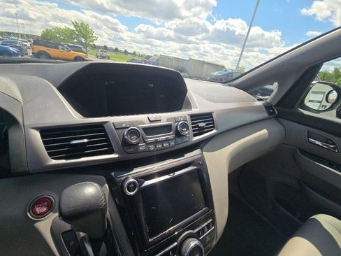 Used 2016 Honda Odyssey Touring image 19