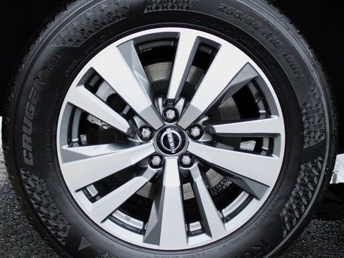 Used 2024 Nissan Pathfinder SL image 11