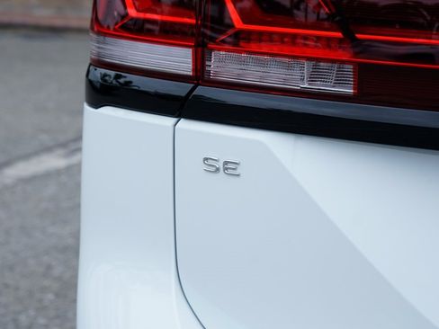 Used 2025 Volkswagen Atlas Peak Edition SE image 51