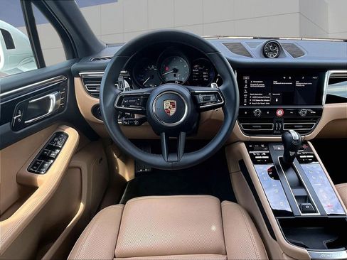 Certified 2025 Porsche Macan S AWD/4WD image 13
