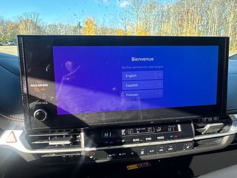 Certified 2025 Toyota Sienna XSE image 40