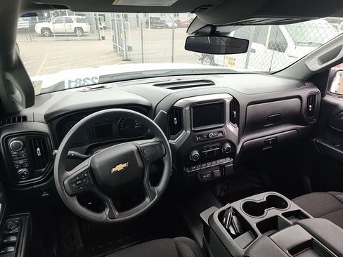 Used 2024 Chevrolet Silverado 1500 W/T w/ Z71 Off-Road Package AWD/4WD image 6