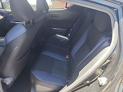 Used 2020 Toyota C-HR XLE FWD image 11