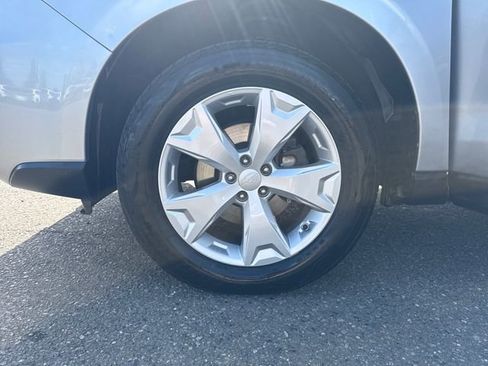 Used 2015 Subaru Forester 2.5i w/ Alloy Wheel Package AWD/4WD image 26