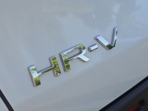 Certified 2023 Honda HR-V LX image 12