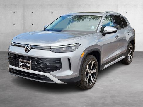 New 2025 Volkswagen Tiguan SE image 7