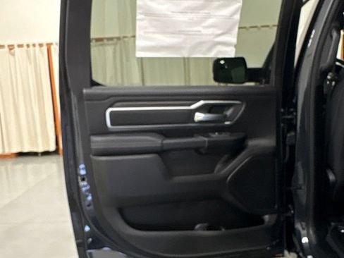New 2026 RAM 1500 4x4 Crew Cab image 23