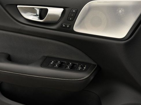 Used 2020 Volvo S60 T6 R-Design image 22