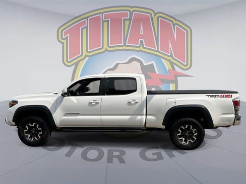 Certified 2022 Toyota Tacoma TRD Off-Road AWD/4WD image 3