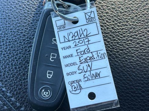 Used 2017 Ford Expedition Limited image 43