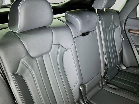 Used 2024 Audi Q5 2.0T Premium Plus image 27