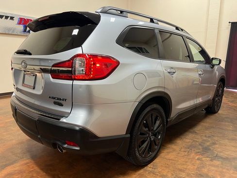 Used 2022 Subaru Ascent Onyx Edition image 9