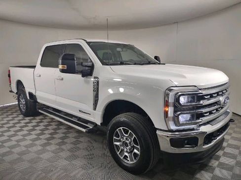 Used 2024 Ford F250 Lariat w/ FX4 Off-Road Package image 5