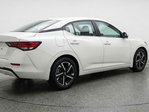 Used 2025 Nissan Sentra SV image 9