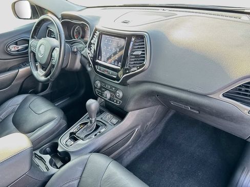 Used 2021 Jeep Cherokee Limited FWD image 34