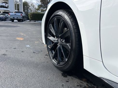 Used 2025 Toyota Corolla SE image 9