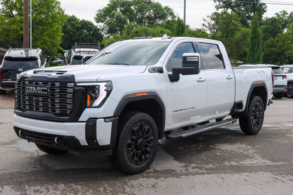 Used 2025 GMC Sierra 2500 Denali Ultimate AWD/4WD image 6