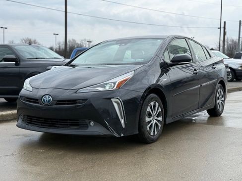 Used 2019 Toyota Prius XLE w/ Advanced Technology Package image 2