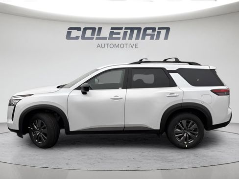 New 2026 Nissan Pathfinder SV image 2