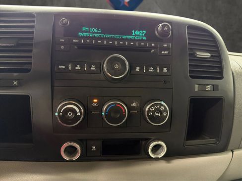 Used 2010 GMC Sierra 1500 SLE w/ Power Pack Plus RWD image 17