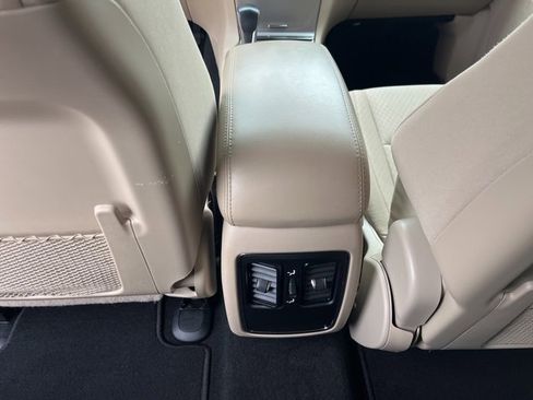 Used 2021 Jeep Grand Cherokee Laredo image 15