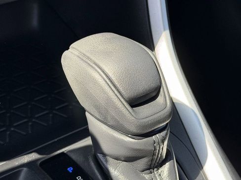 Used 2025 Toyota RAV4 LE AWD/4WD image 21