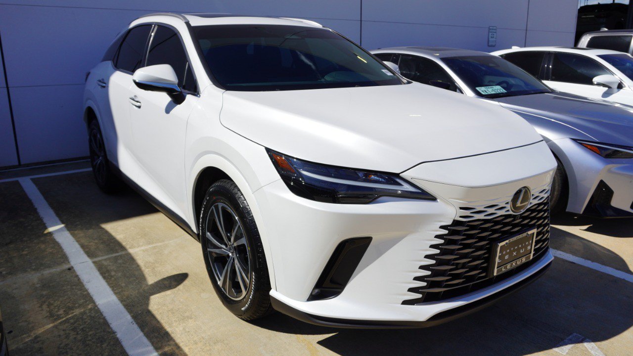 Used 2025 Lexus RX 350 Premium w/ Convenience Package FWD image 3