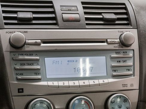 Used 2009 Toyota Camry LE FWD image 15