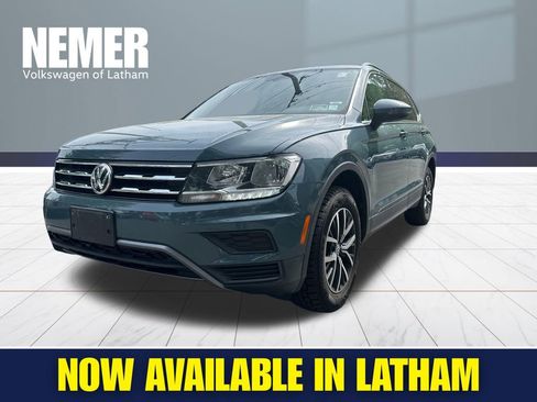 Used 2019 Volkswagen Tiguan SE w/ Panoramic Sunroof Package FWD image 1