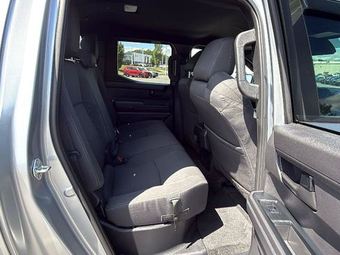 Used 2025 Toyota Tacoma SR5 AWD/4WD image 19