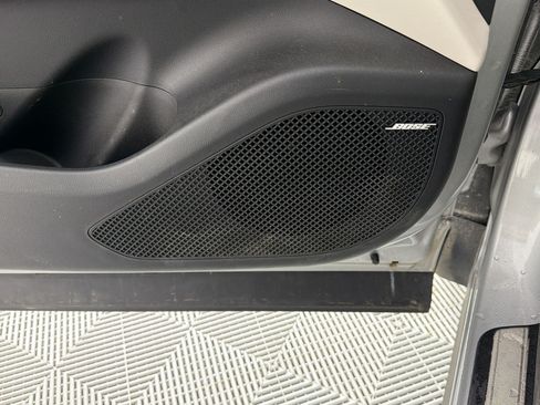 Certified 2025 Hyundai Tucson Limited FWD image 28