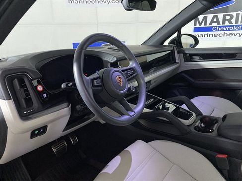 Used 2024 Porsche Cayenne S image 15