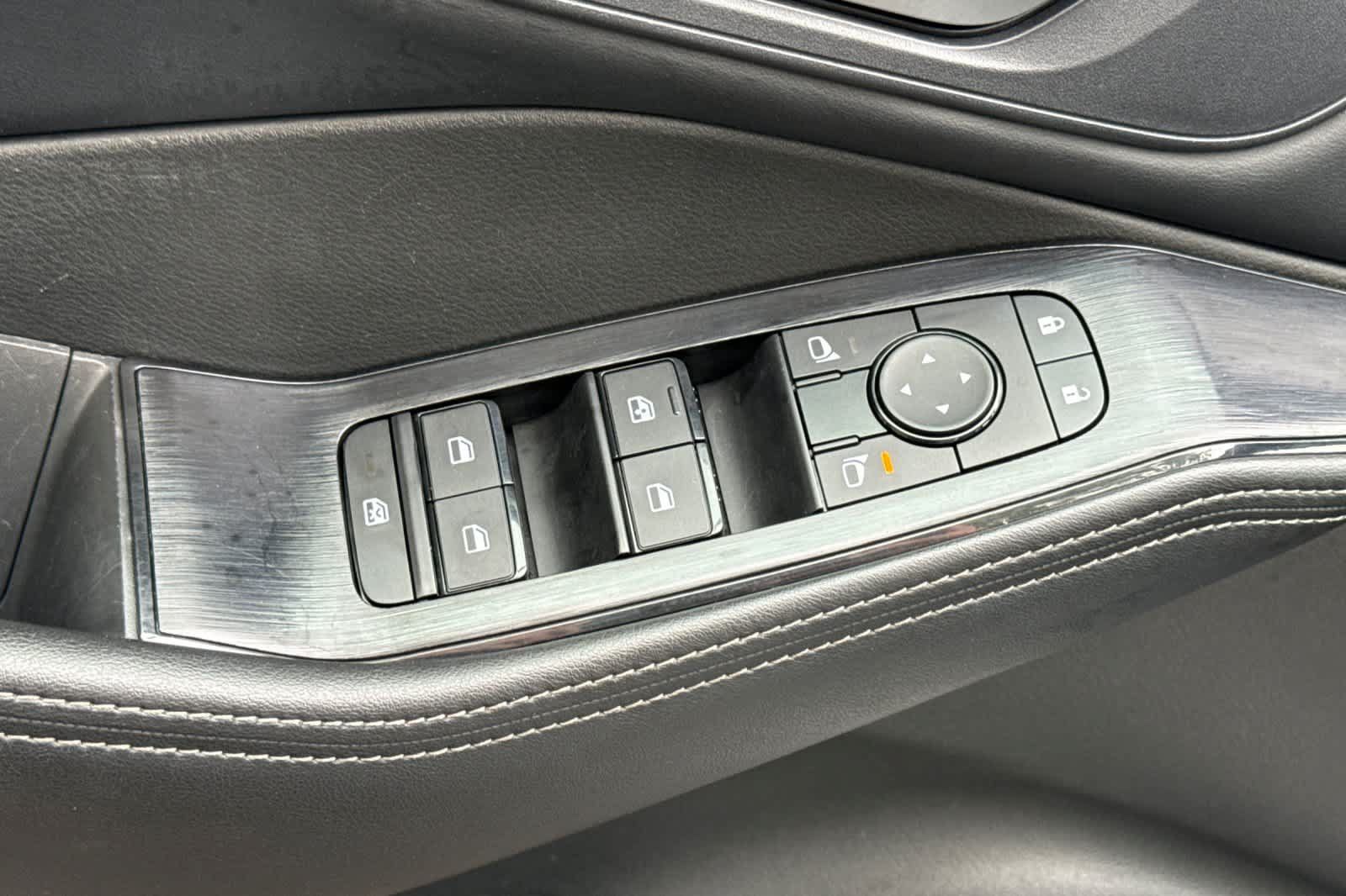Used 2024 Nissan Rogue SV AWD/4WD image 13