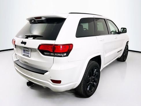 Used 2018 Jeep Grand Cherokee Altitude image 7