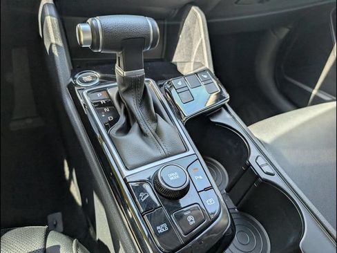 Certified 2025 Kia Sportage EX FWD image 21