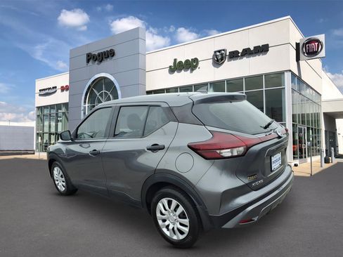 Used 2021 Nissan Kicks S FWD image 3